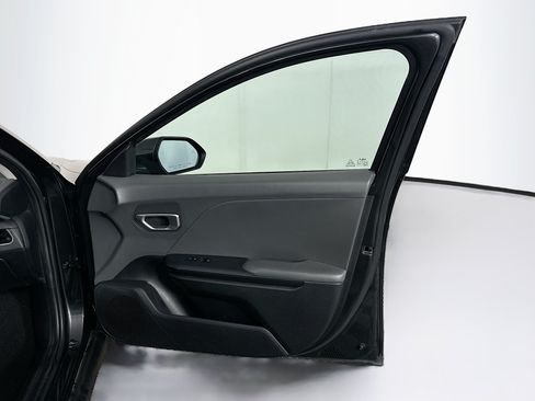 Used 2025 Kia K4 FWD image 29