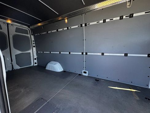 Used 2021 Mercedes-Benz Sprinter 2500 image 22