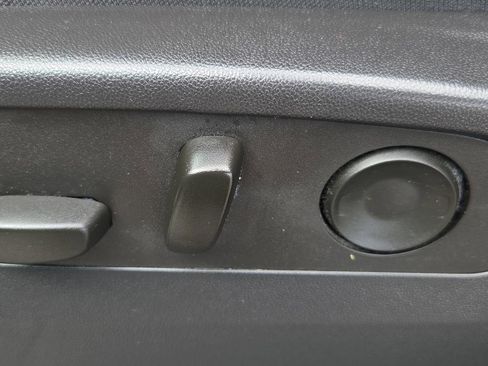 Used 2023 Chevrolet Silverado 1500 Custom image 28