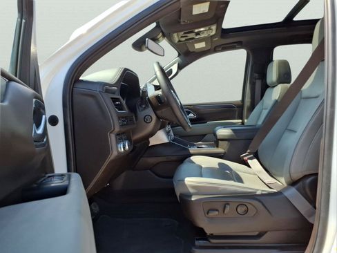 Used 2023 GMC Yukon SLT w/ SLT Luxury Package AWD/4WD image 17