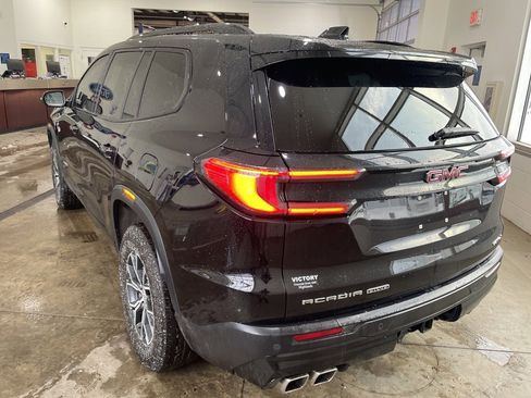 Used 2025 GMC Acadia AT4 w/ Luxury Package image 4
