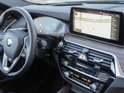 Certified 2023 BMW 530i xDrive w/ Premium Package image 11