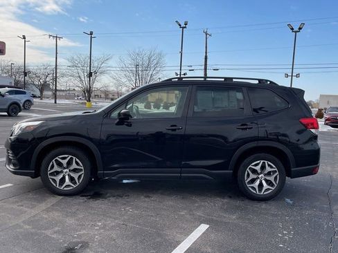 Used 2023 Subaru Forester Premium image 15