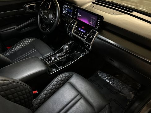 Certified 2022 Kia Sorento SX image 16