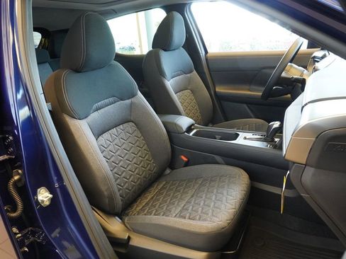 Used 2025 Nissan Kicks SV w/ SV Premium Package image 12