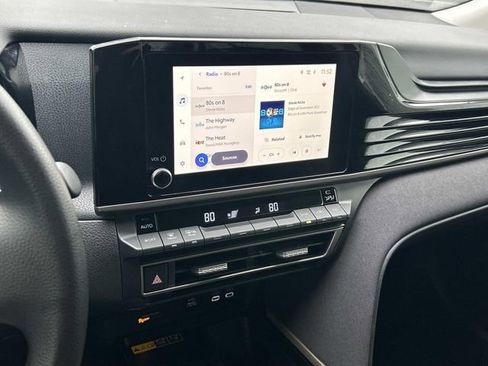 Used 2025 Toyota Camry LE w/ Convenience Package image 20