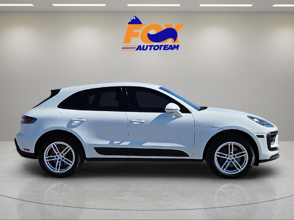 Used 2023 Porsche Macan Turbo AWD/4WD image 5