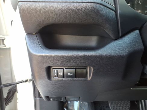 Used 2025 Toyota RAV4 LE AWD/4WD image 19