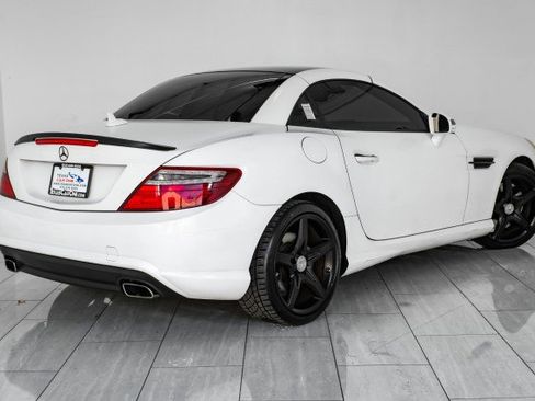 Used 2014 Mercedes-Benz SLK 250 image 10