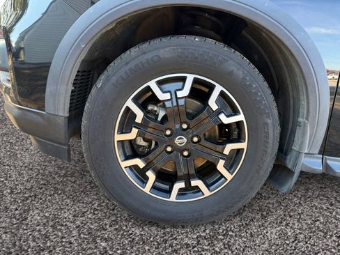 Used 2020 Nissan Pathfinder SL image 15