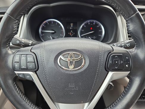 Used 2016 Toyota Highlander XLE AWD/4WD image 24