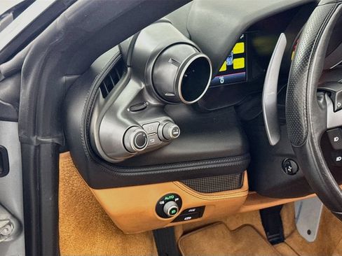 Used 2021 Ferrari F8 Tributo RWD image 10