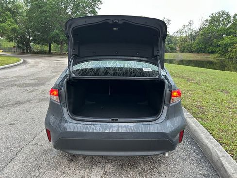 Used 2025 Toyota Corolla LE image 10