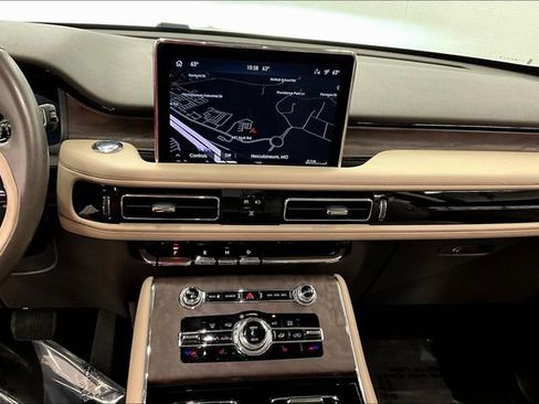 Used 2024 Lincoln Aviator Reserve AWD/4WD image 30