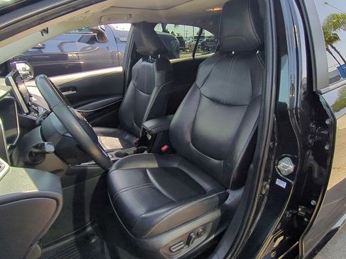 Used 2020 Toyota Corolla XLE image 19