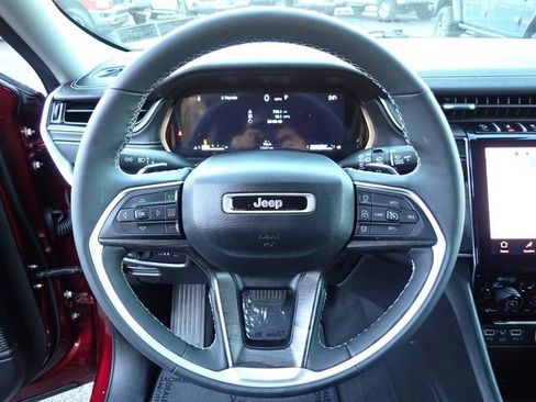 Certified 2024 Jeep Grand Cherokee Limited image 20