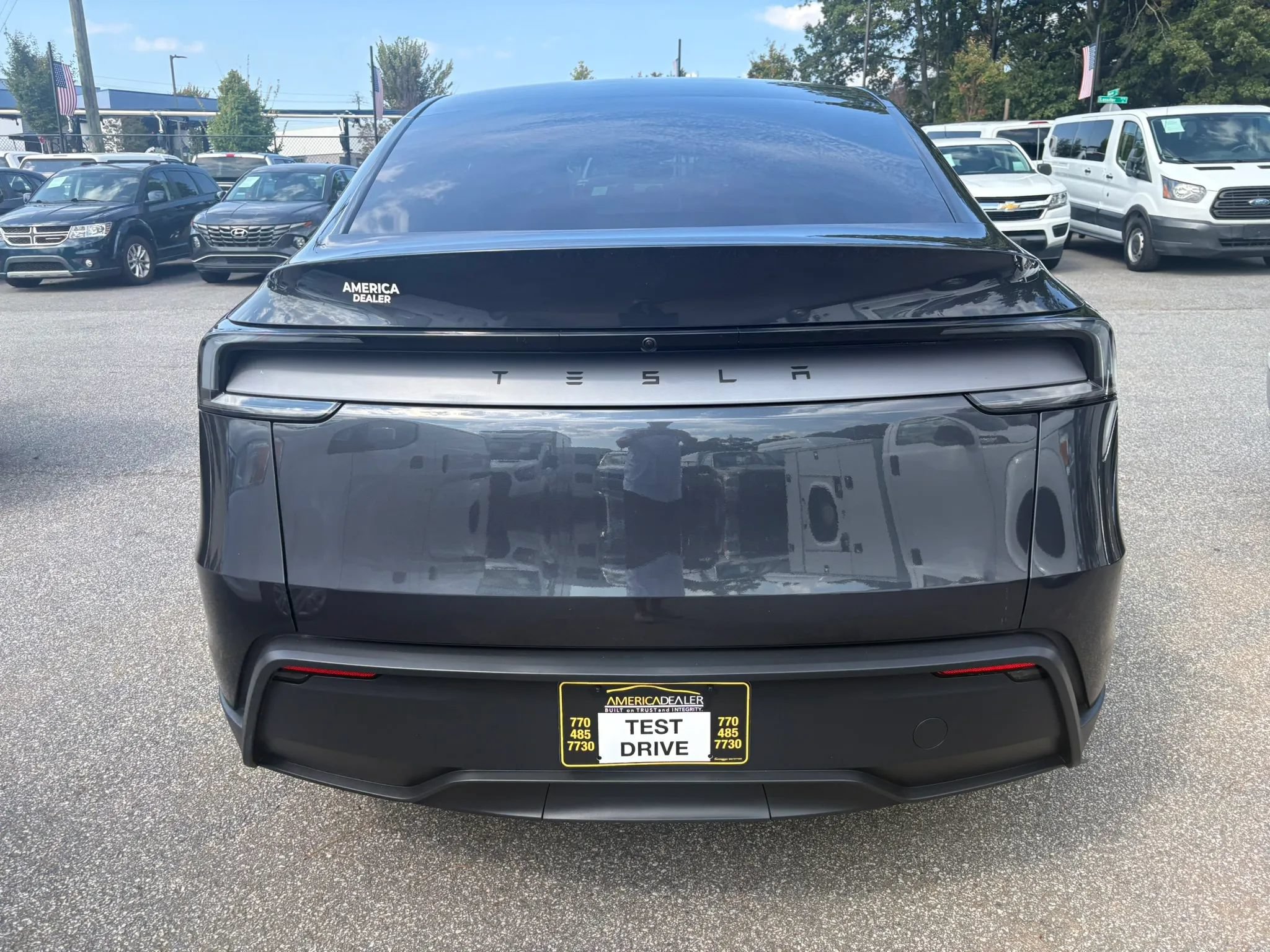 Used 2026 Tesla Model Y 2WD image 11