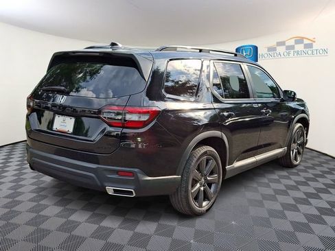 Certified 2025 Honda Pilot Sport image 6