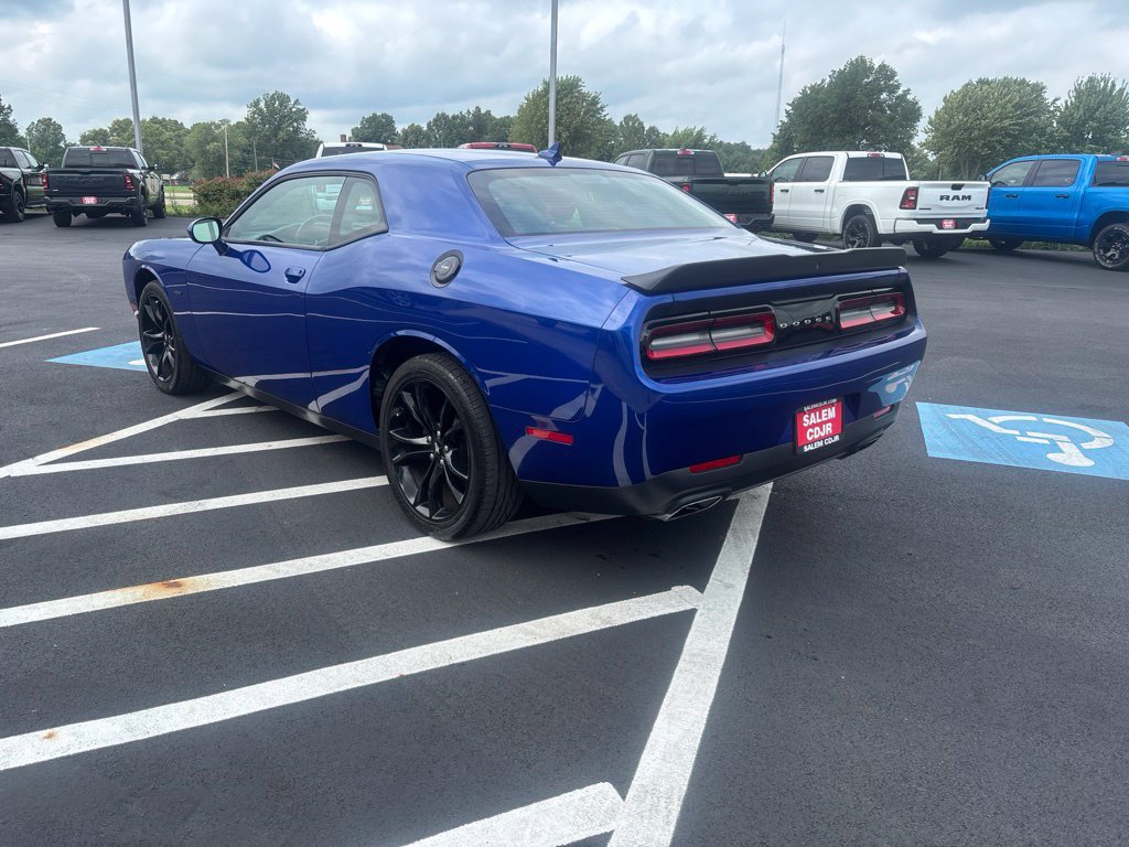 Used 2018 Dodge Challenger R/T w/ Blacktop Package RWD image 7
