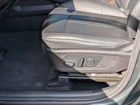 Used 2023 Kia Sorento S image 12