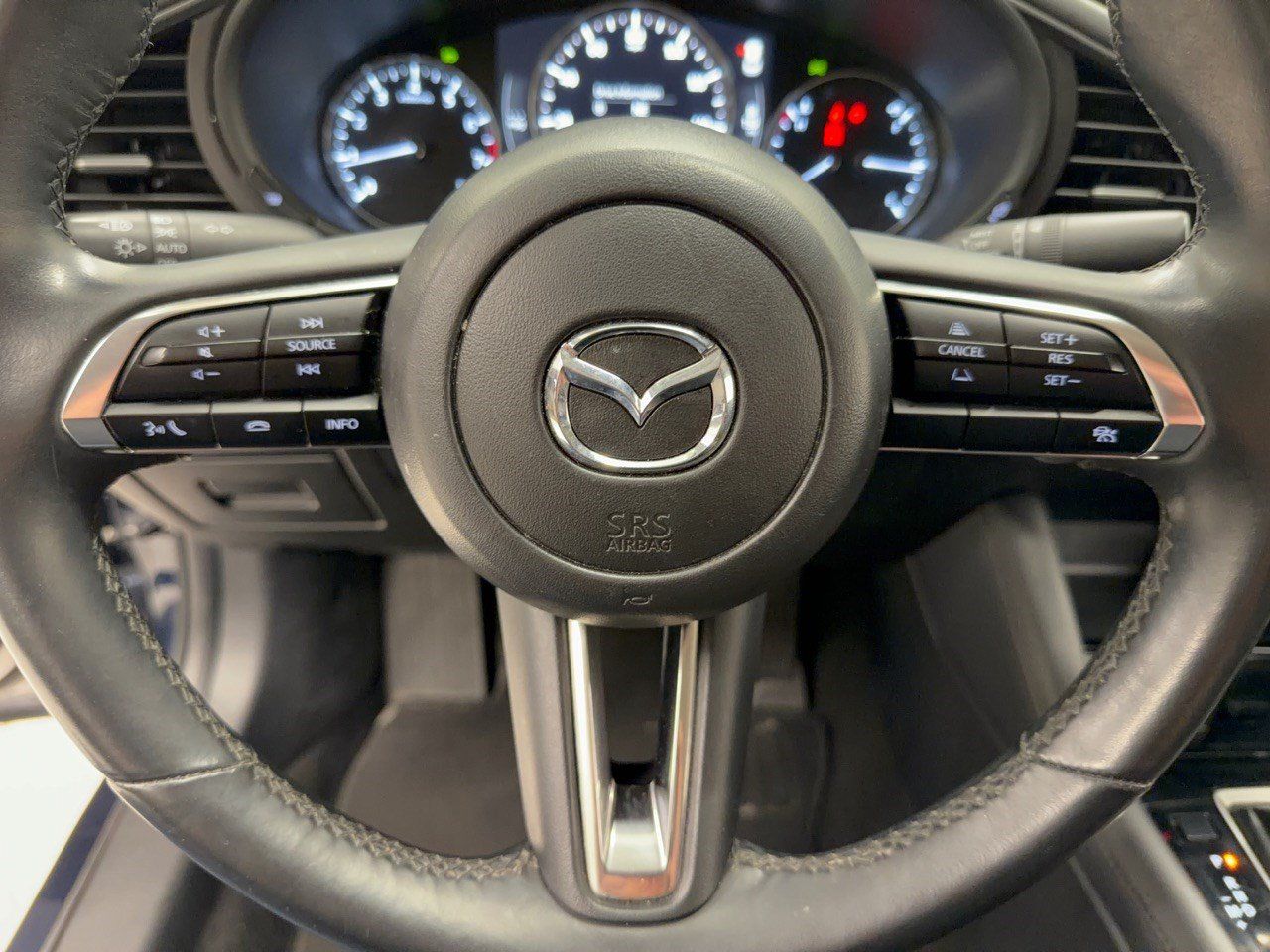 Used 2024 MAZDA MAZDA3 s FWD image 10