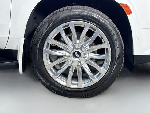 Used 2023 Cadillac Escalade ESV Premium Luxury AWD/4WD image 32