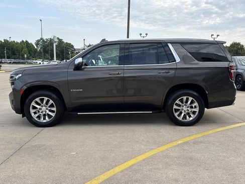 Used 2021 Chevrolet Tahoe Premier w/ Premium Package AWD/4WD image 14