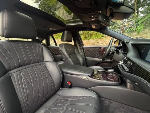 Certified 2020 Lexus LS 500 AWD w/ Interior Upgrade Package image 30