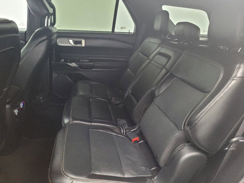 Used 2020 Ford Explorer Limited image 18