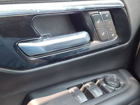 Used 2025 Chevrolet Tahoe LT image 30