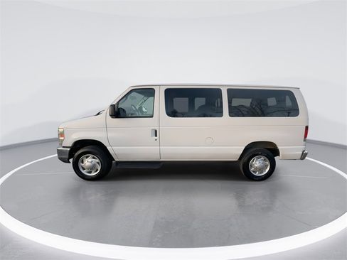 Used 2013 Ford E-350 and Econoline 350 XLT image 5