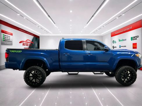 Used 2018 Toyota Tacoma TRD Sport AWD/4WD image 8