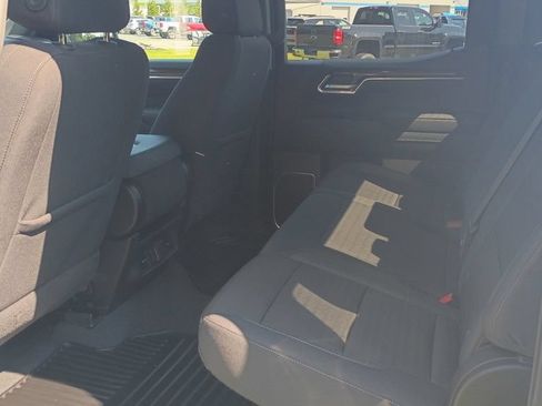 Used 2022 Chevrolet Silverado 1500 LT AWD/4WD image 15