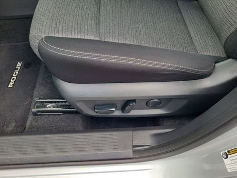 Used 2021 Nissan Rogue SV FWD image 13
