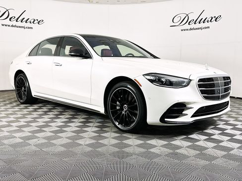 Used 2022 Mercedes-Benz S 580 4MATIC Sedan w/ AMG Line Package image 1