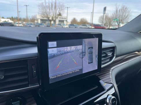 Used 2023 Ford Explorer Limited image 17