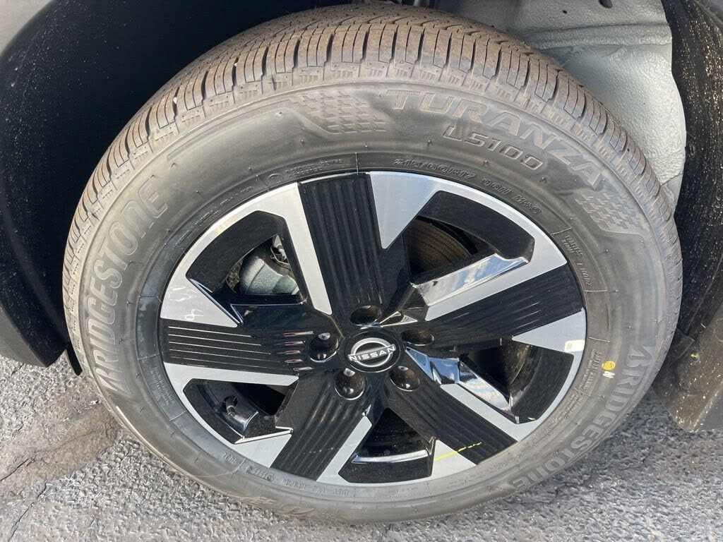 Used 2026 Nissan Kicks SV w/ SV Premium Package AWD/4WD image 9
