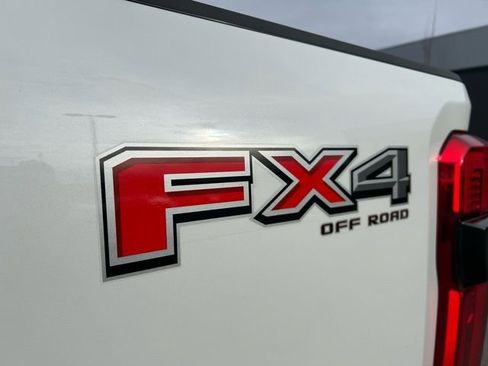 Used 2025 Ford F350 Platinum AWD/4WD image 12