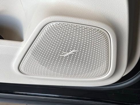 New 2026 Mercedes-Benz GLB 250 4MATIC image 9