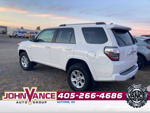 Used 2020 Toyota 4Runner SR5 Premium image 5