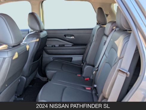 Certified 2024 Nissan Pathfinder SL image 16