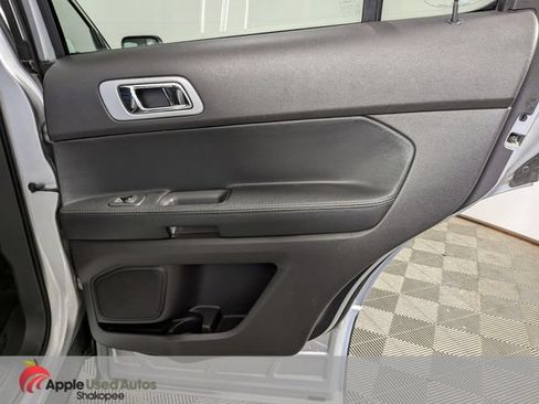 Used 2015 Ford Explorer XLT w/ Equipment Group 202A AWD/4WD image 41