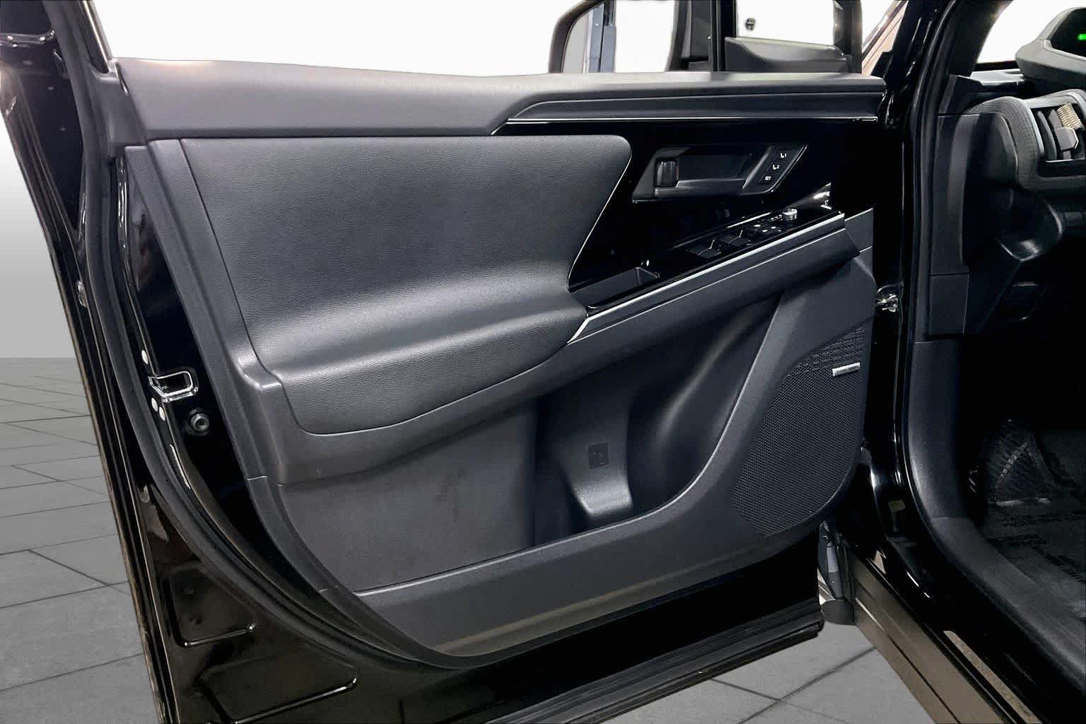 Used 2023 Subaru Solterra AWD image 21