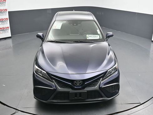 Used 2022 Toyota Camry SE FWD image 11