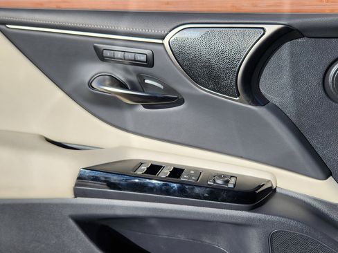 New 2025 Lexus ES 350 Luxury image 10