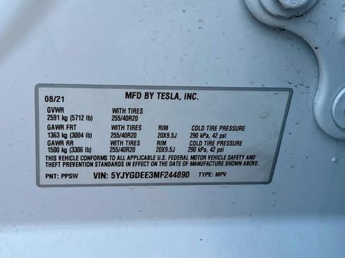Used 2021 Tesla Model Y Long Range AWD/4WD image 32