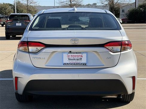 Certified 2025 Toyota Corolla LE image 5