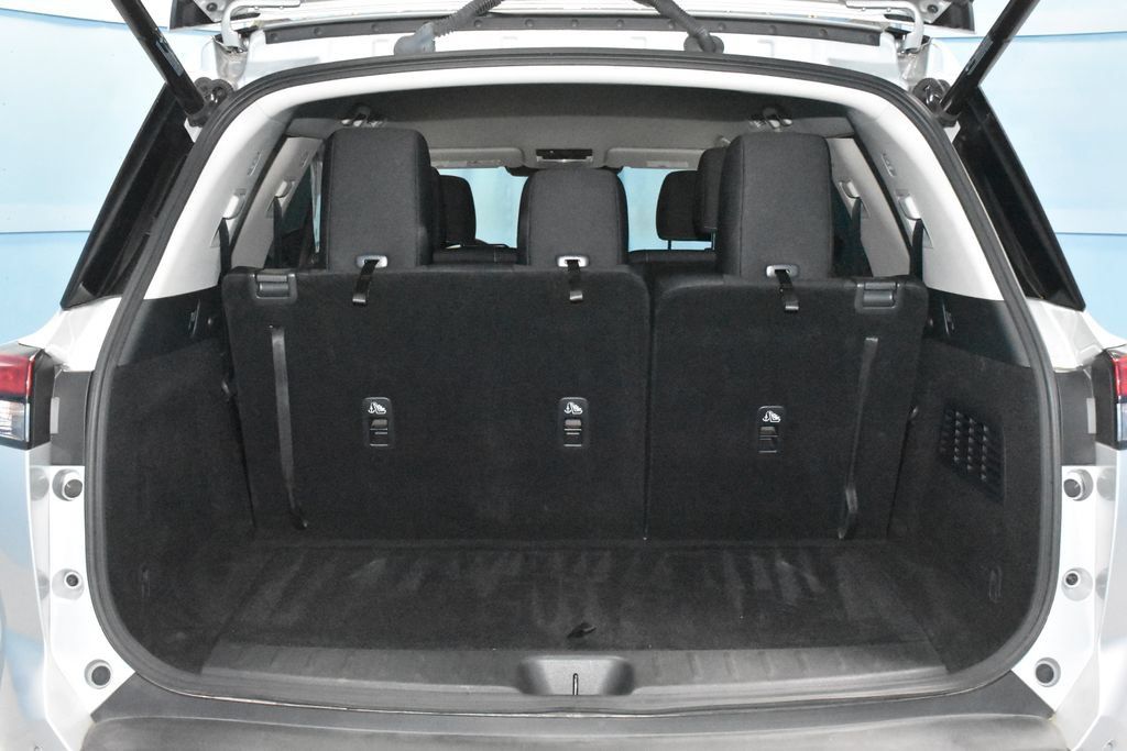 Used 2025 Nissan Pathfinder SV AWD/4WD image 31