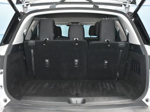 Used 2025 Nissan Pathfinder SV AWD/4WD image 31