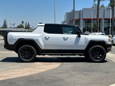 New 2026 GMC Hummer EV 4x4 Crew Cab image 3